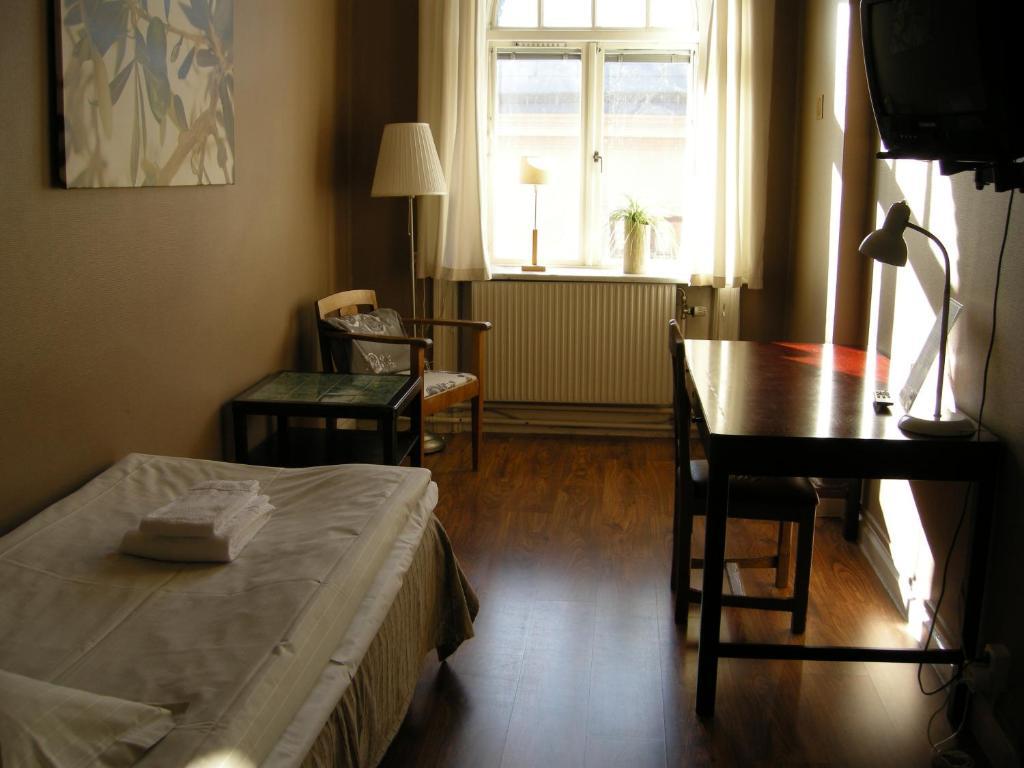 Jaernvaegshotellet Gävle Chambre photo