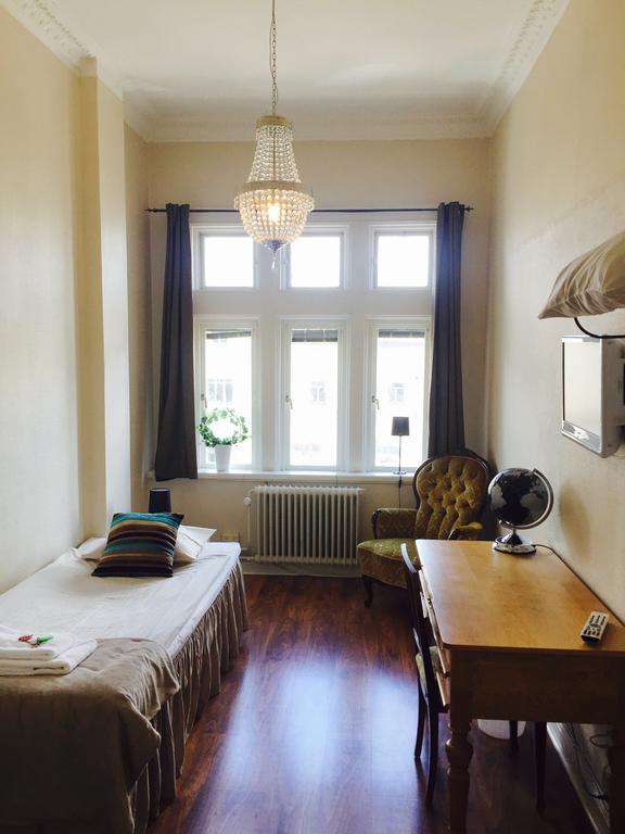 Jaernvaegshotellet Gävle Extérieur photo
