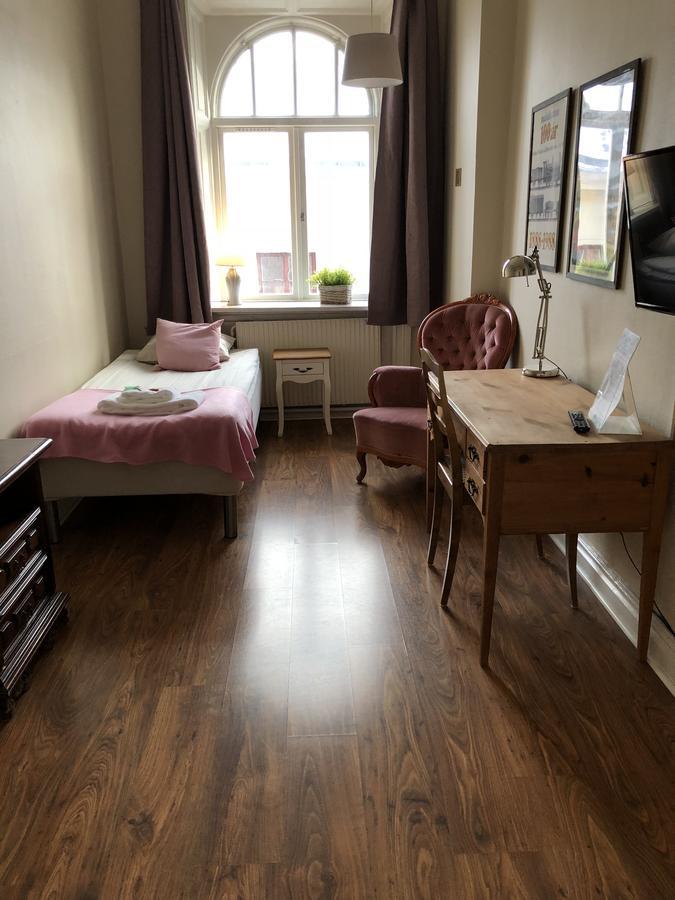 Jaernvaegshotellet Gävle Extérieur photo