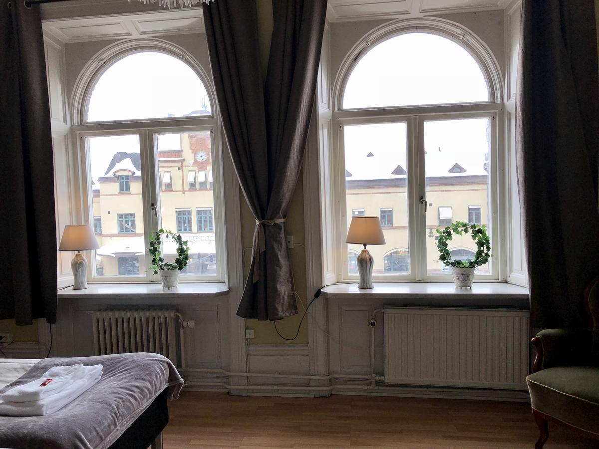Jaernvaegshotellet Gävle Extérieur photo